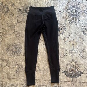 Alo Black Leggings